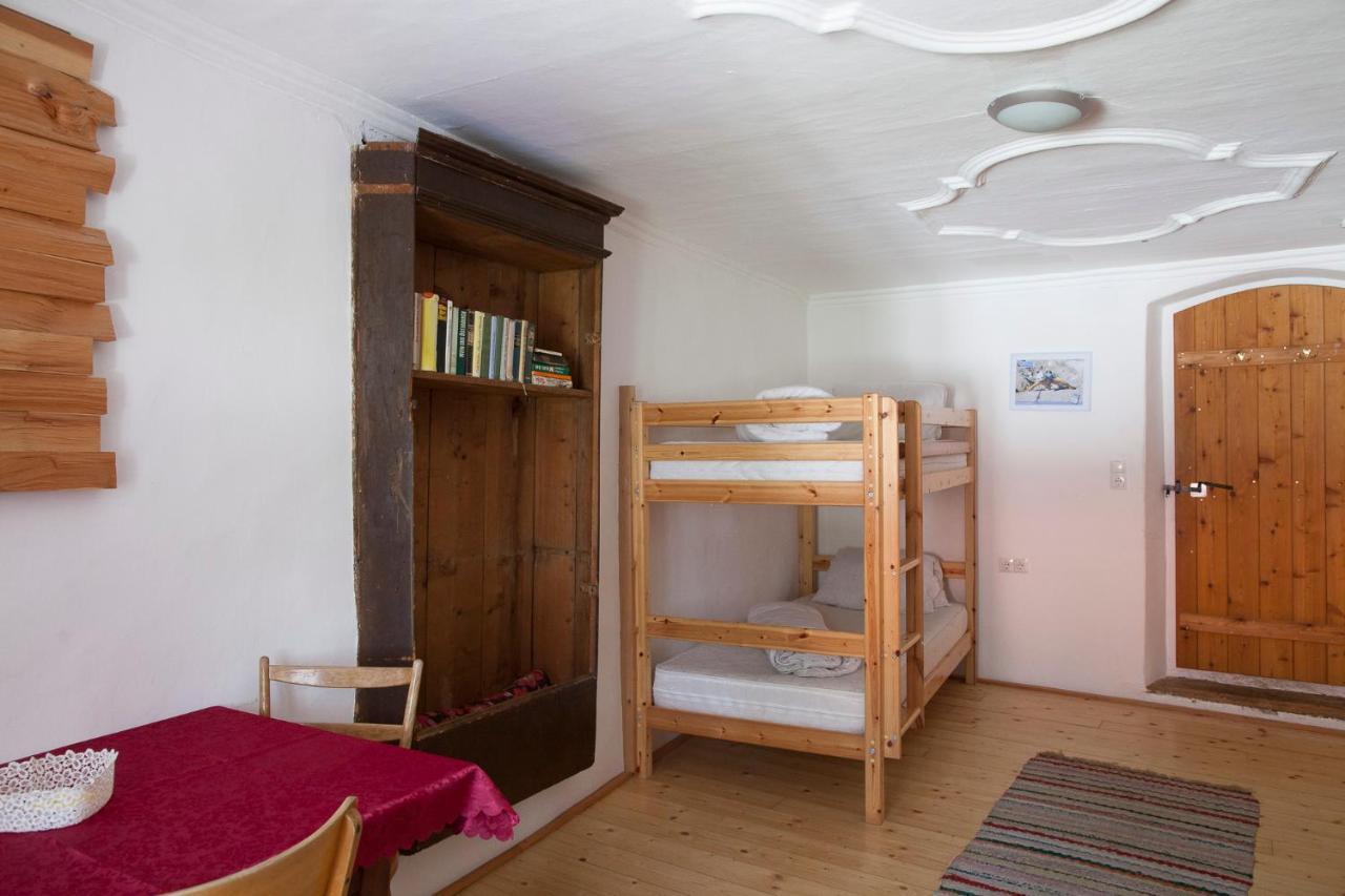 Romedihof Backpacker Hostel Karrösten エクステリア 写真