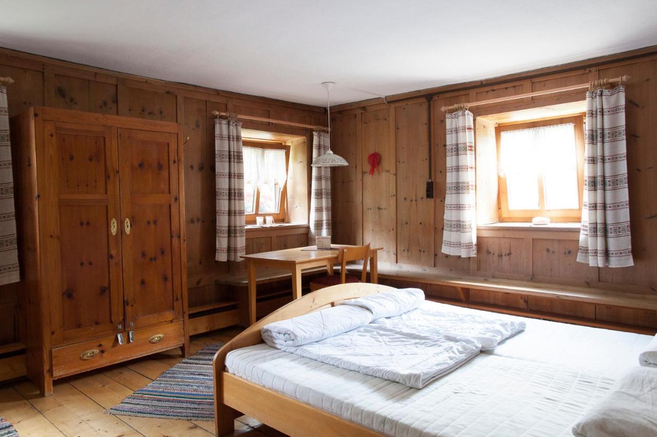 Romedihof Backpacker Hostel Karrösten エクステリア 写真