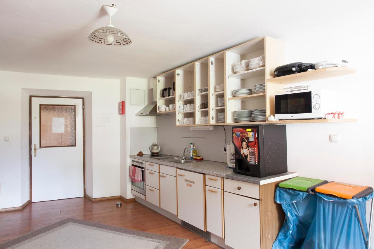 Romedihof Backpacker Hostel Karrösten エクステリア 写真