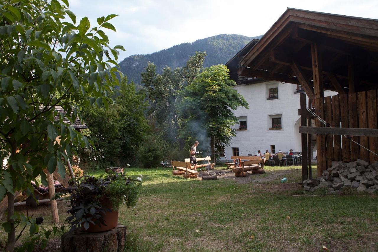 Romedihof Backpacker Hostel Karrösten エクステリア 写真